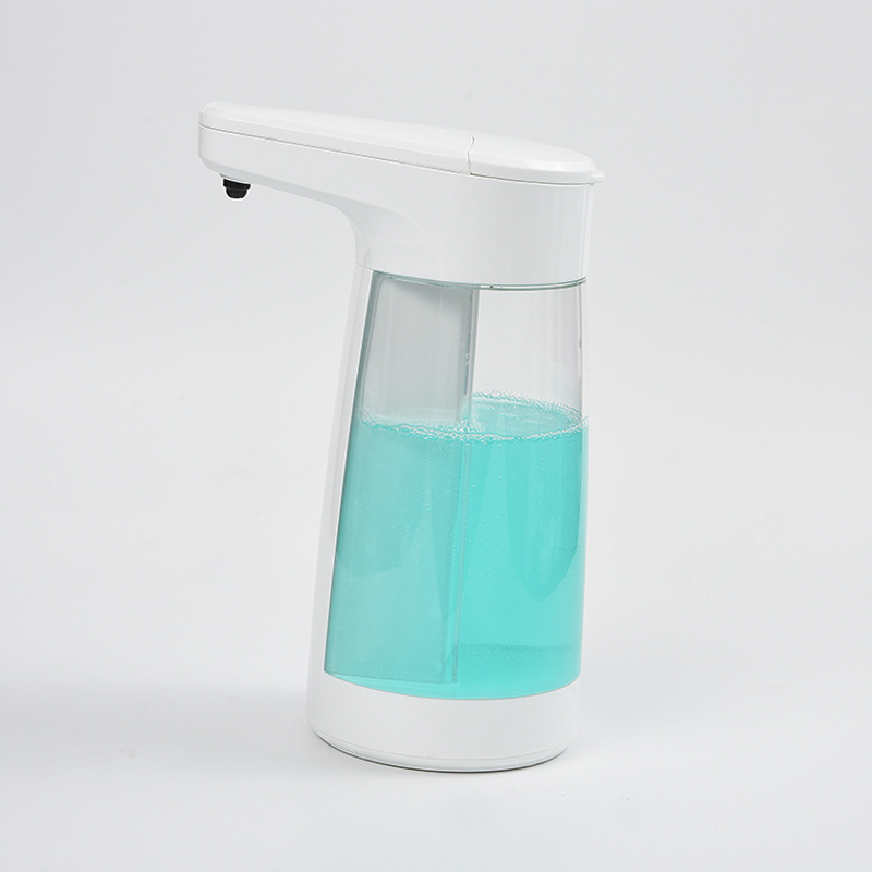 What are the advantages and characteristics of automatic liquid portable soap dispenser
